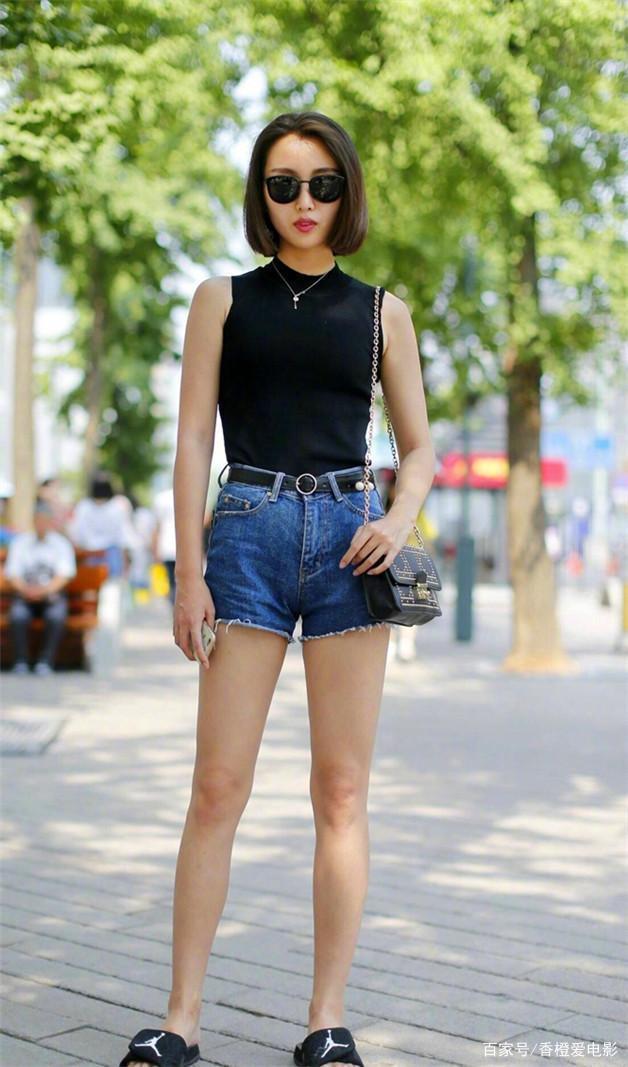 美女街拍穿搭愿天上的每一个流星，都为你而闪耀天际