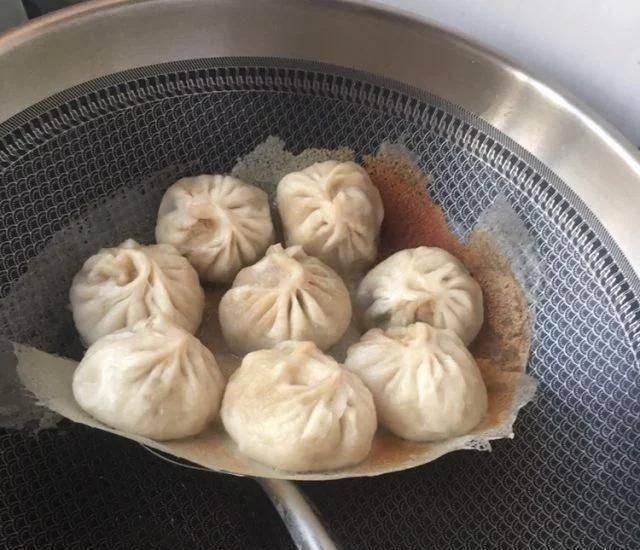  底脆皮软馅香的三鲜水煎包，这么做才好吃