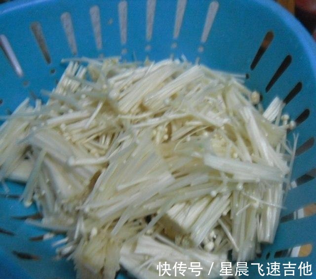 美食天下|金针菇炒油麦菜,简单快手,清香味美!