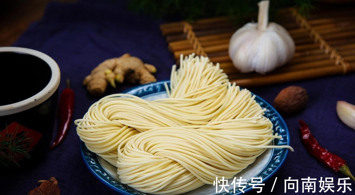 血管堵塞|常吃面条会升高血脂?医生提醒:血脂高的人,需要忌口3种食物