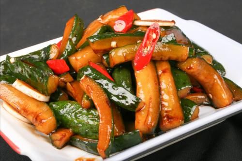 腌黄瓜|腌黄瓜,切忌直接用盐杀水,多加1步骤,咸香入味,吃起来嘎嘣脆