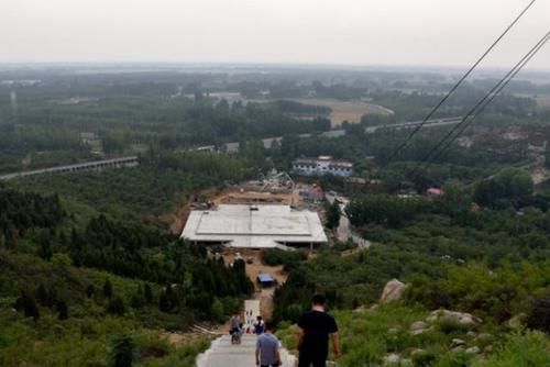 中年|保定一景区，大年初一就“人满为患”，很多人堵车两小时才到达！