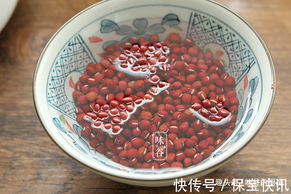 荔浦芋头|立秋将至,此碱性食物要多吃,加红豆炖一炖,香甜软糯又营养