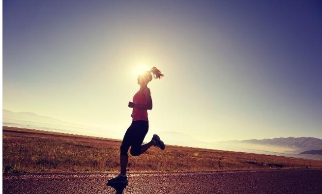 减肥瘦身|早上跑步和晚上跑步，哪个更减肥看完可能你就有选择了