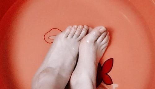 百岁老人|百岁老人眼不花、耳不聋,长寿秘诀就两个字,答案有点出乎意料