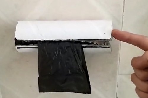 记号笔|保鲜膜纸筒不要扔,切1刀粘在厨房墙上,解决了家家户户的烦恼