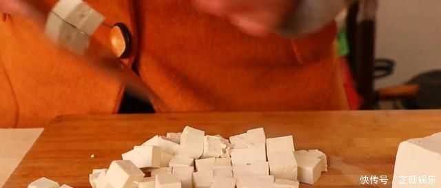 豆腐自从学会这个做法,家人三天两头点名吃,鲜嫩入味,比肉都香