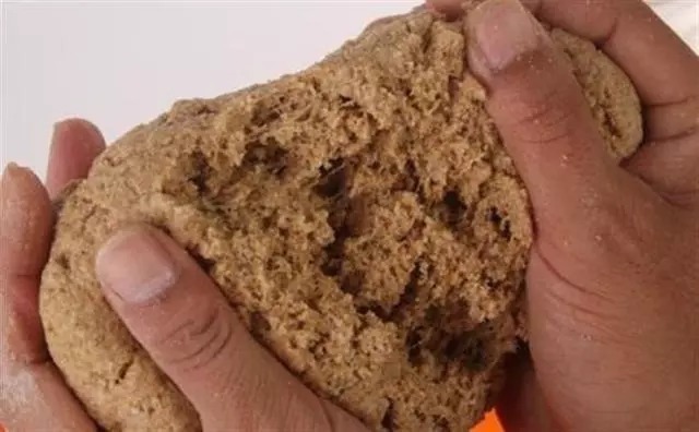 鱼儿|冬钓大鲫不要随便打窝,应该这样打,才是爆护!