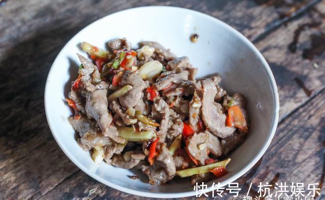 农家菜|舅舅一家来做客,妈妈做了8个农家菜招待,网友真富有