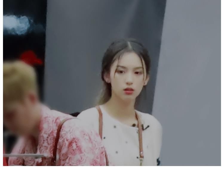 龔俊|《中餐廳5》全員到齊，龔俊周也再同框引關(guān)注，豪華房車太搶鏡了