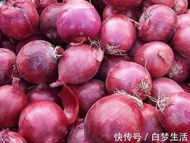 茼蒿|女人不想提前衰老,三种食物不能少,滋补身体,清理体内垃圾