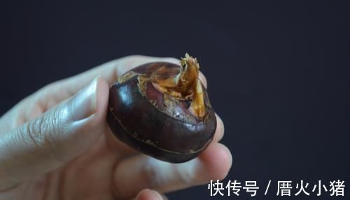 荸荠去皮原来这么简单，教你新办法，轻松剥出完整荸荠，太实用了