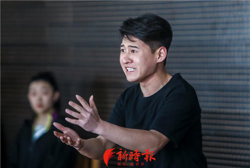 戏剧表演专业联考首次线下复试，命题小品现场抽题即兴表演