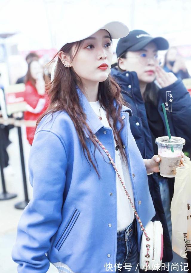 女性朋友 吴宣仪真是“穿搭小达人”,身穿宝蓝色羽绒服魅力十足,高贵大气
