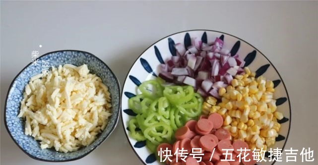 面团|这面食，比包子简单，比大饼好吃，做法灵活，咬一口满嘴香！