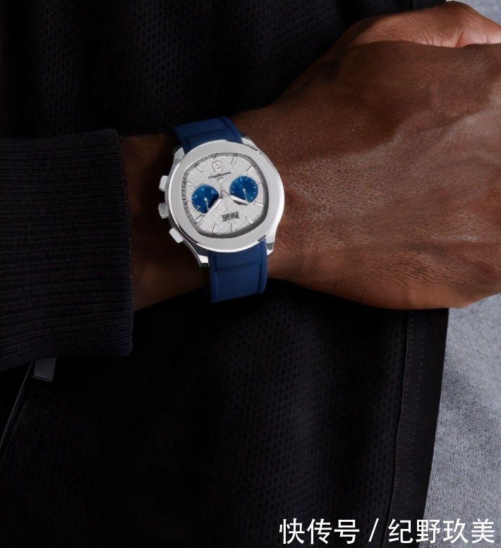 piPiaget伯爵推出Polo“蓝色熊猫盘”自动计时码表