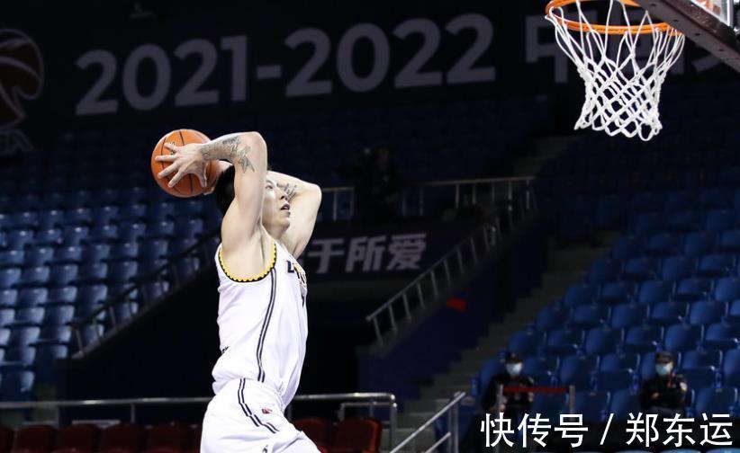 飞扣|张镇麟6次飞扣狂轰30+8,吴昌泽暴砍11分!双星41+9辽宁冠军太稳