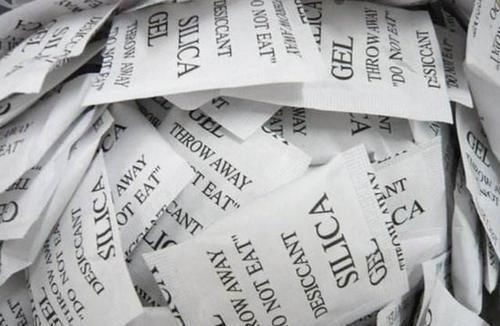 妈妈|8岁男孩误吞“干燥剂”,机智妈妈一招救了孩子,医生直夸有文化