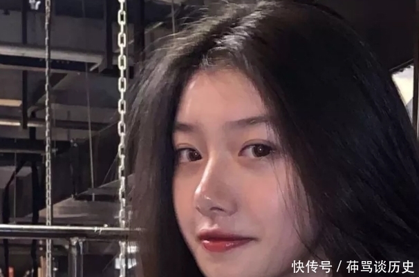 满面|青春期女生总是“油光满面”？坚持3习惯，和“大油脸”说拜拜！