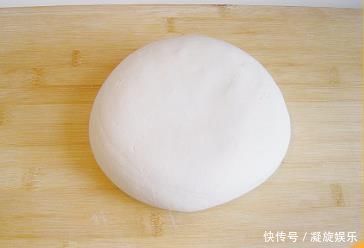 用这菜包包子,花不了几块钱,比纯肉的还好吃,隔几天就要蒸一锅