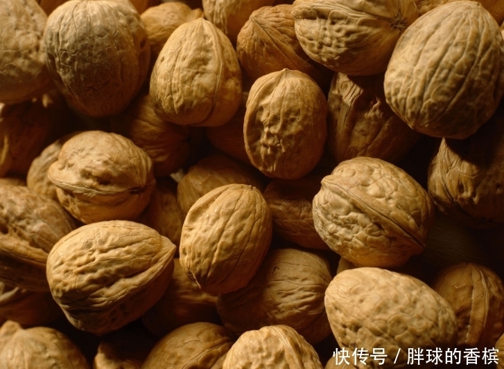 用水|核桃壳不要扔了,用水煮一煮,能解决许多人的烦恼,大家来了解下