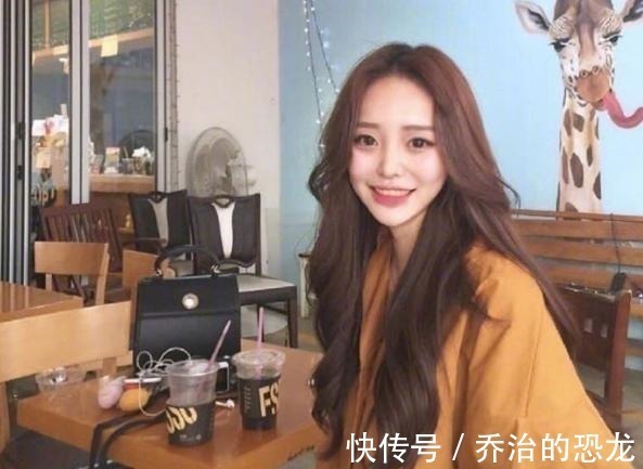脸型 想拥有女神级偏分发型，不要忘记做这两件事，修饰脸型更有高级感！