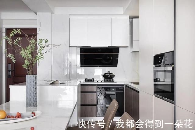 玄关|住着舒适看着清爽,家居氛围更棒,这装修真让我着迷,好想照着装