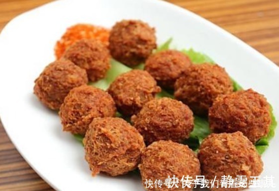 炸肉丸子,加淀粉还是面粉?多加1样,学会4技巧,外酥里嫩不油腻