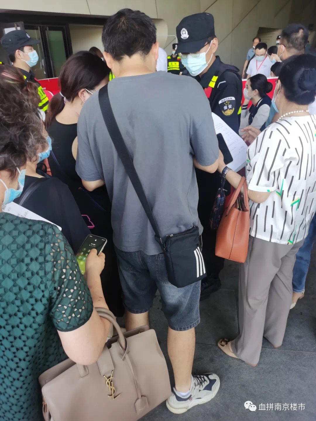 高温|超3000人高温下买房!大校场开盘,有人摇号2年终于上车!