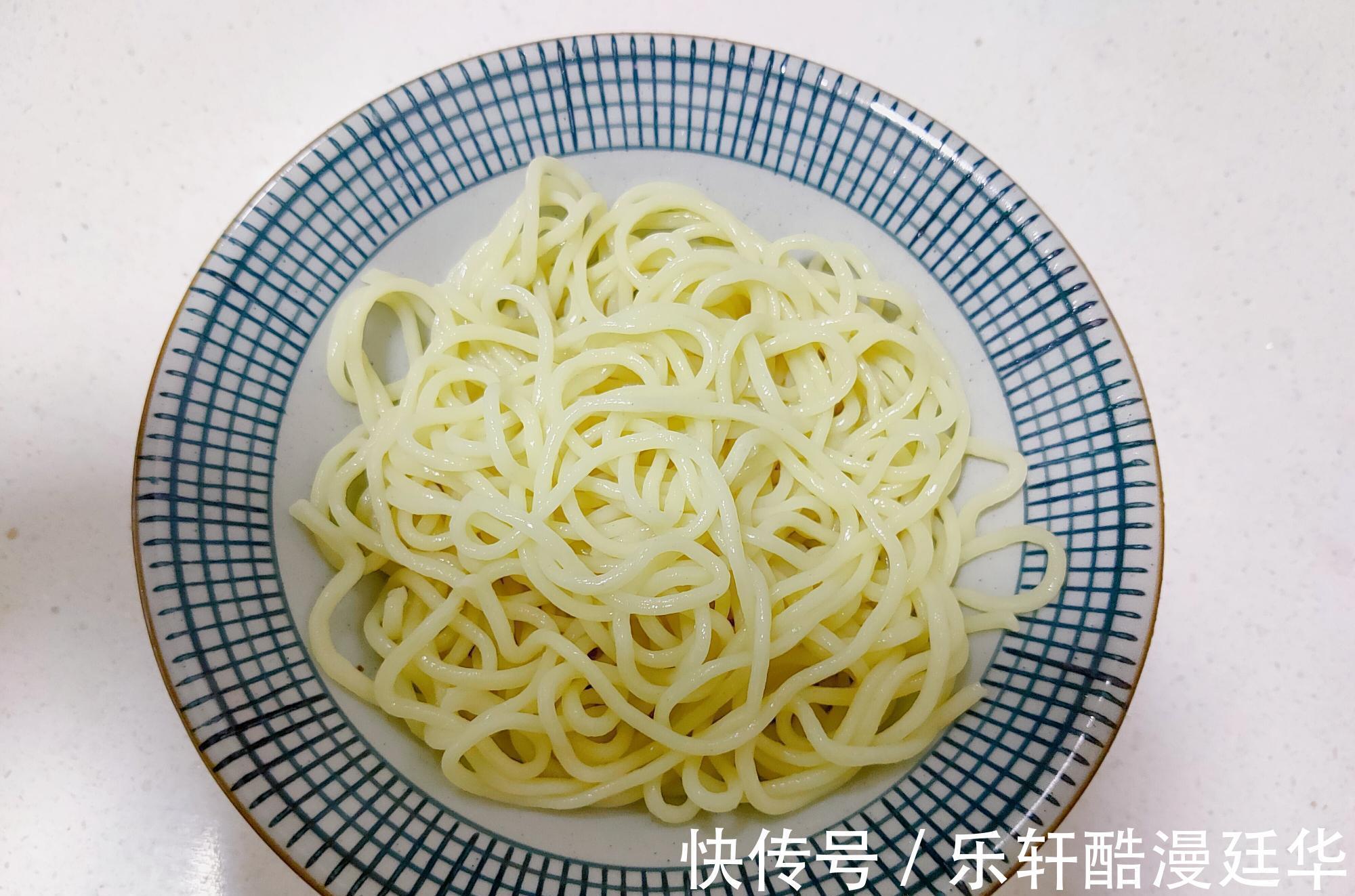 鲜美|打卤面怎么做才鲜美原来是在卤里加了它,汤鲜味美,好吃没够
