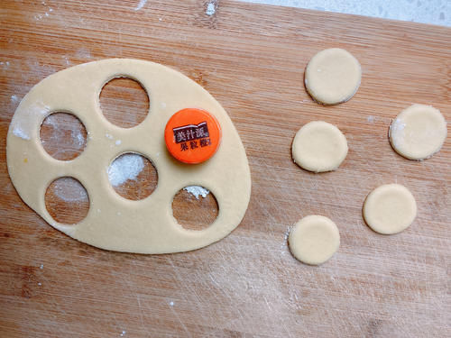  面团|南瓜花样馒头，只要一次发酵省时省力，香甜有嚼劲，比买的还好吃