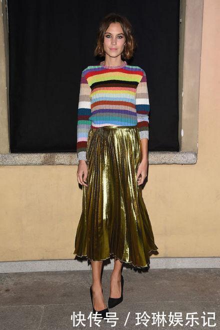 腿粗、胯宽的中年女性,快收下“半身裙显瘦”穿搭,照着穿准没错