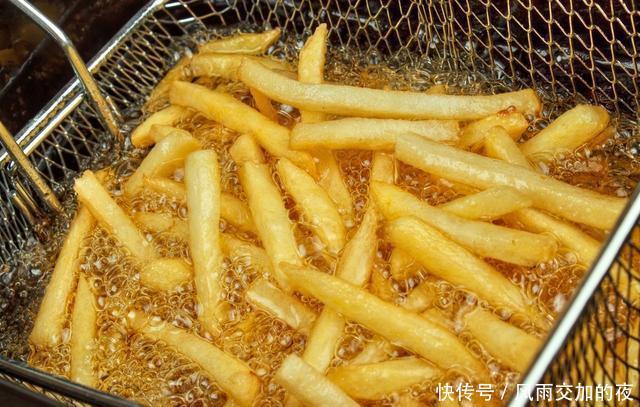 養(yǎng)胃|吃小米粥能養(yǎng)胃醫(yī)生真正能養(yǎng)胃的,或是2個(gè)''好習(xí)慣''