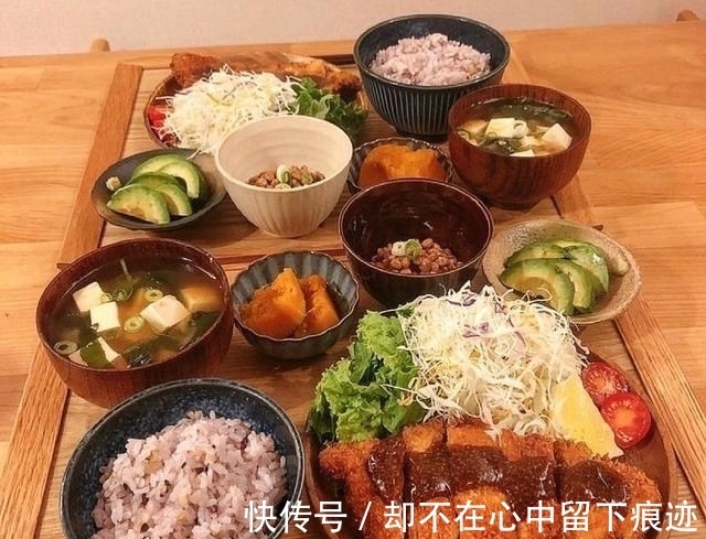 日本妈妈|日本单亲妈妈晒母女俩晚餐,一人一盘分餐合理,网友:真的好健康