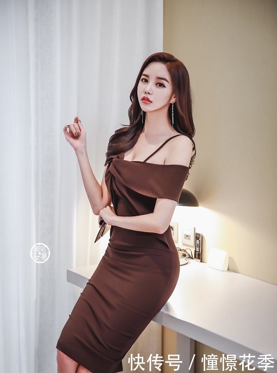 小姐姐|紧身套裙搭配性感高跟鞋,小姐姐时尚唯美,美丽动人