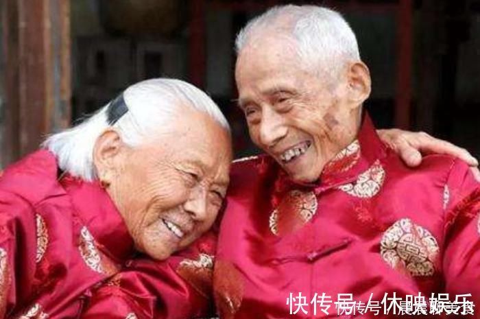 吸烟|113岁老人抽烟又喝酒,她说长寿并不难,每晚做1件“事”很有