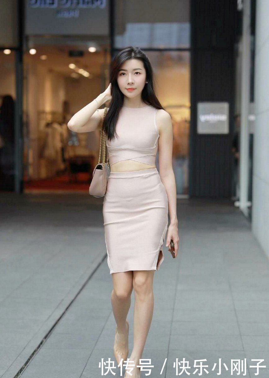 穿包臀裙的女人,美丽动人身姿很有吸引力