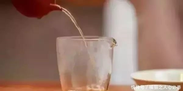 人生一杯茶,何必太清醒!