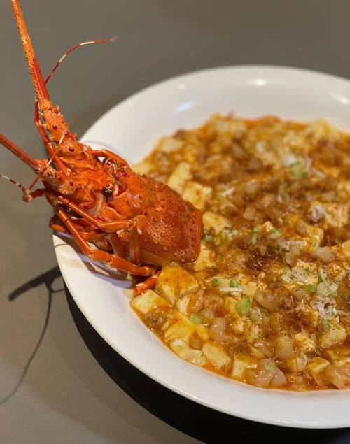 创意虾籽豆腐烩龙虾油条脆，私房牛肉妈妈脆炒肚带你穿越回民国宴