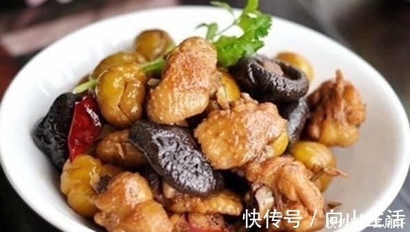香菇炖鸡|无论炖什么鸡汤，别再直接加水炖！多加这1步，鸡肉不腥汤汁鲜美