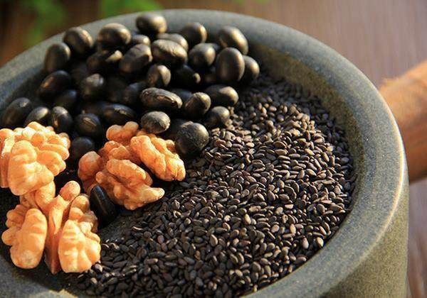 乌发|白发的救星来了，坚持每天饭后喝点它，据说比染发还管用