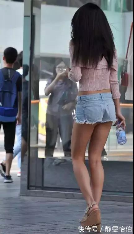 大长腿|街拍:蛮时尚靓丽的,大长腿的丰腴性感长发美女!富态的脸颊!