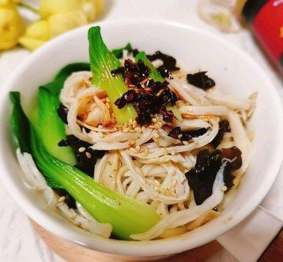 鸡丝|酷暑时节来一碗清爽鸡丝凉面