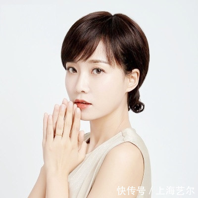 脸长的中年妇女剪什么假发型好看