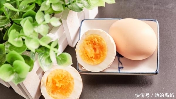 一天吃一个鸡蛋好不好?胆固醇高,可以吃吗?国内外研究给出答案