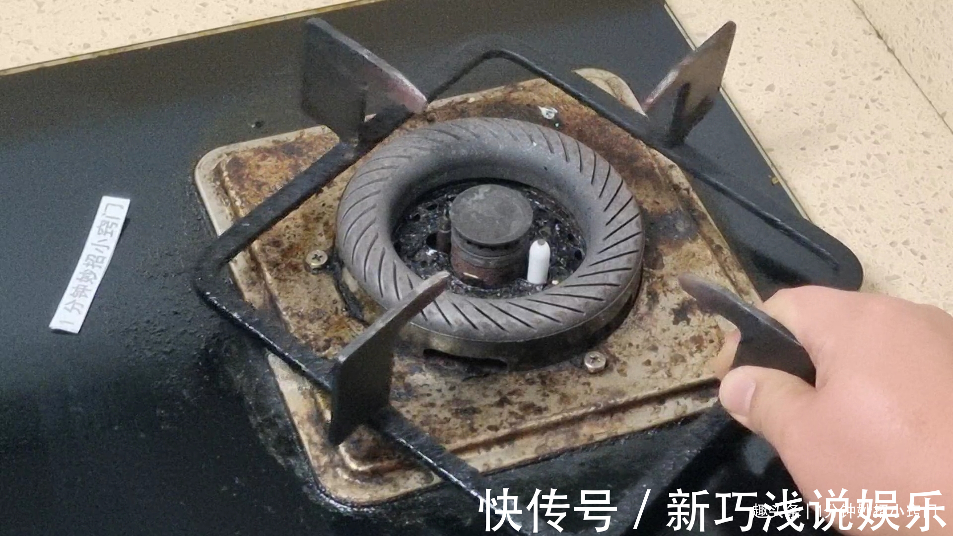 灶台不要用水擦,学会小窍门,不管多脏多油,一擦就干净