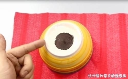 电热毯坏了不要再扔了，在上面放一个碗太实用了，家家户户都需要