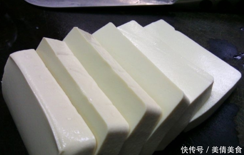 冲洗|煎豆腐时,第一步直接放油大错特错!牢记这一点,豆腐香酥不油腻