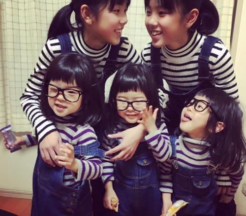 孩子|日本宝妈生完双胞胎又生3胞胎,5个闺女画风太暖,堪称人生赢家