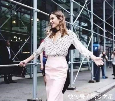 高跟鞋 收起你的阔腿裤!今夏最流行这身“半身裙”搭配,显瘦高级有气质